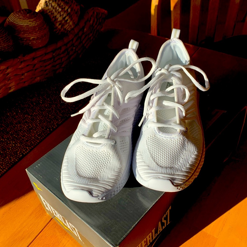 NIB Everlast sneakers